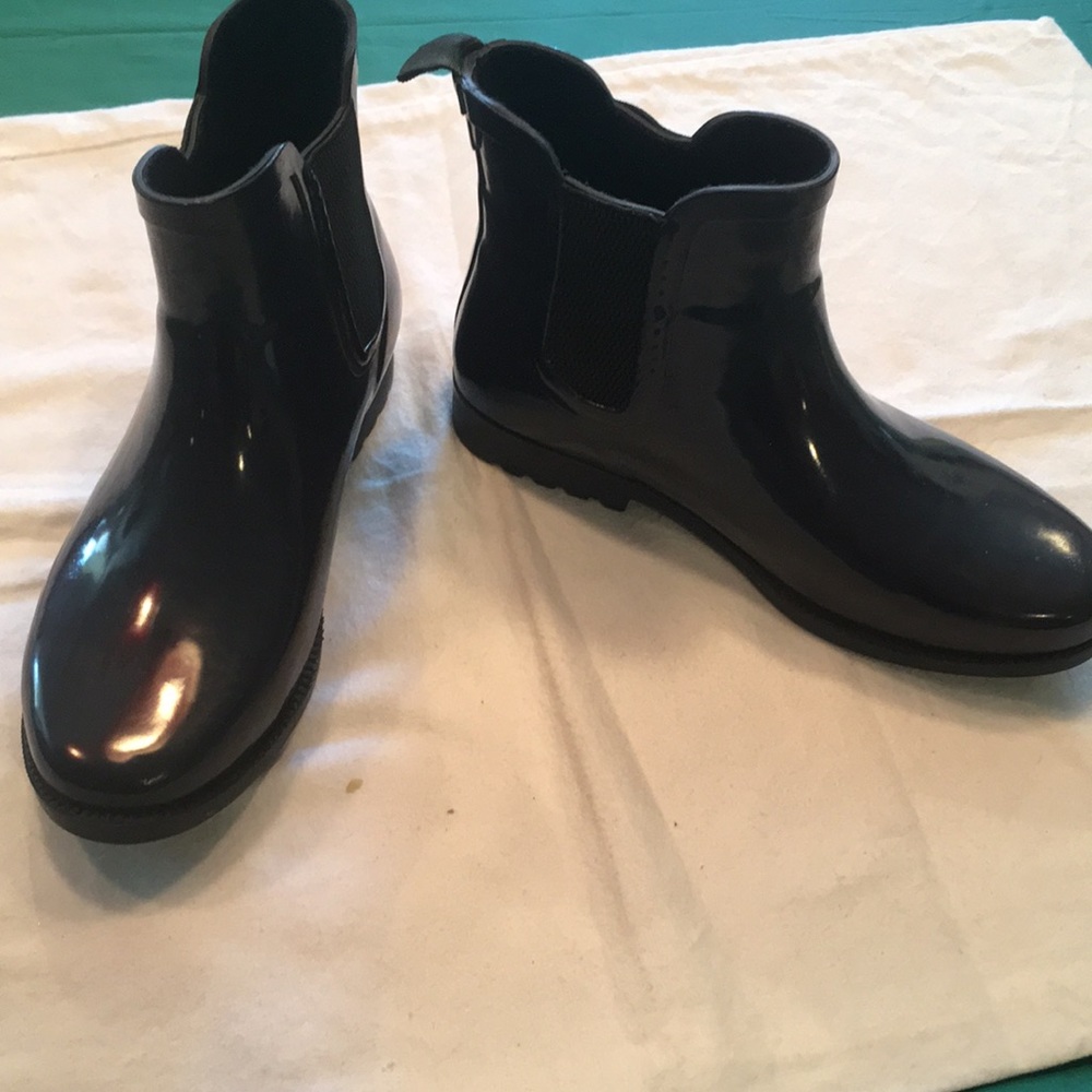 Electric Karma rain boots